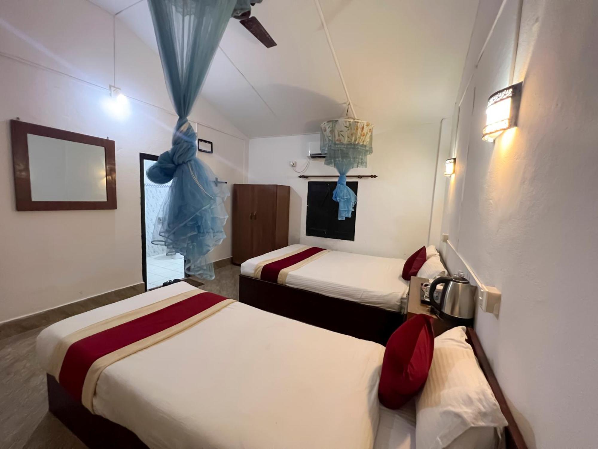 Ama Garden Sauraha Hotel Exterior foto