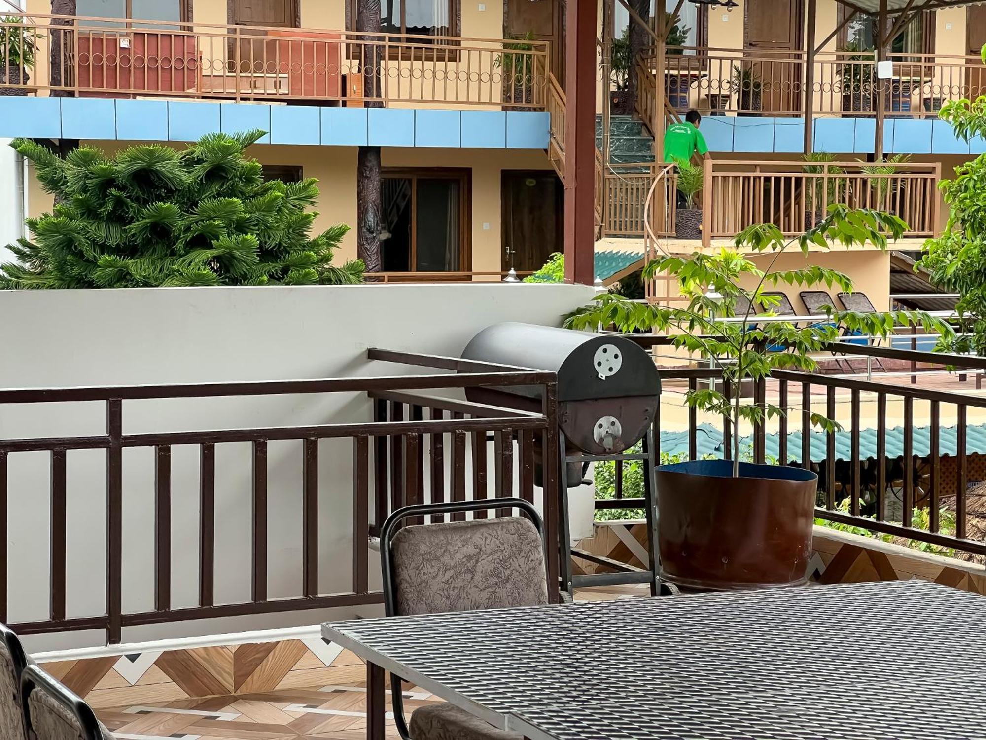 Ama Garden Sauraha Hotel Exterior foto