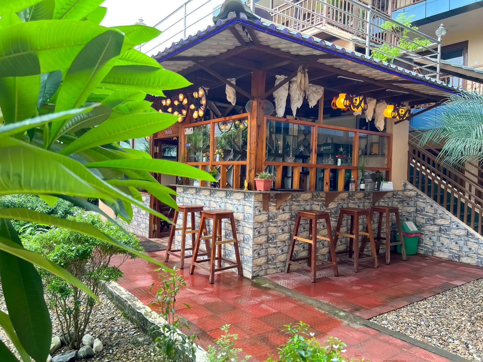 Ama Garden Sauraha Hotel Exterior foto
